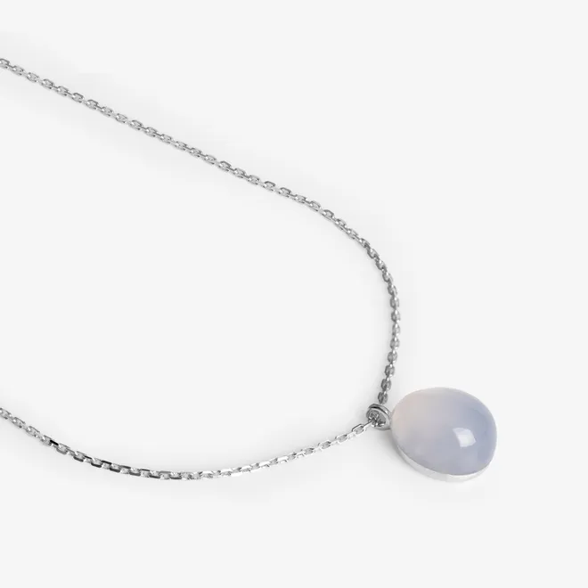 Naszyjnik z niebieskim chalcedonem; srebrny